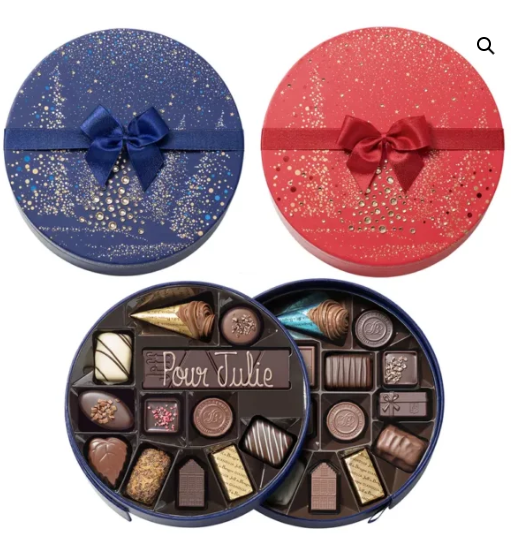 Boite de Noël ronde rouge ou bleue – 25 chocolats assortis et sa barre gourmande