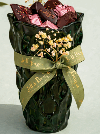 Vase en Verre Relief (Couleurs disponibles : Ambre et vert) avec 250g du chocolat